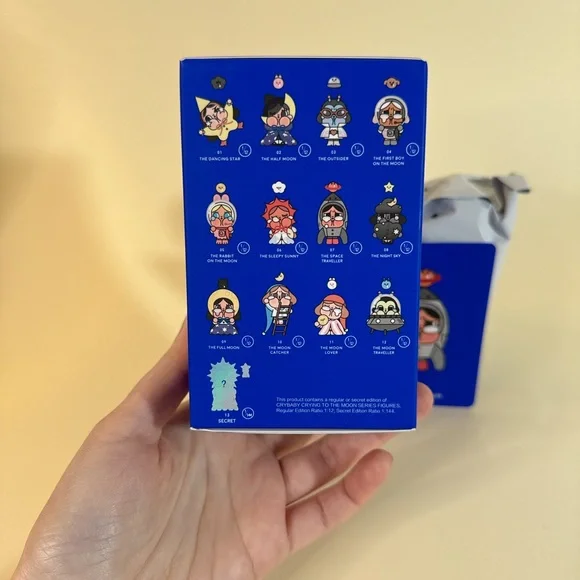 Crybaby Crying to the Moon • Space Traveller • POPMART - Picture 3 of 6